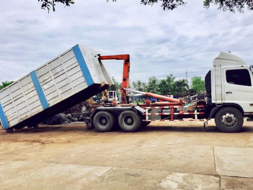 บริการรับซื้อเศษเหล็กทุกชนิดและประมูลเศษวัสดุโรงงานถึงที่ในชลบุรีและเขตใกล้เคียง ให้ราคาสูงที่สุด ยุติธรรมและโปร่งใส พร้อมจ่ายเงินสดทันที